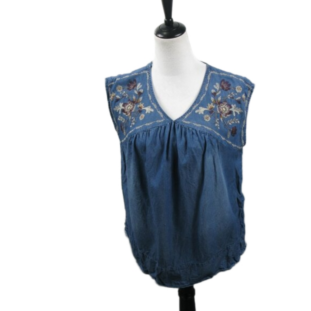 Knox Rose Floral Embroidered Sleeveless Denim Blouse Size Medium